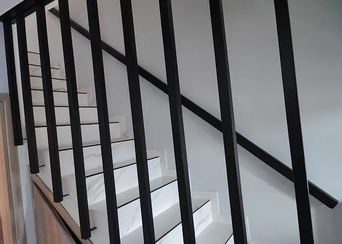 Mary\'S Maisonette